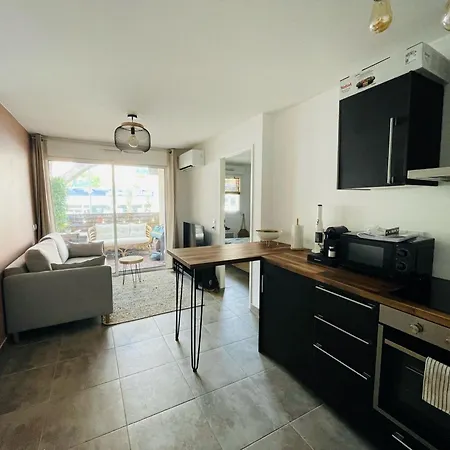 Apartment Charmant T2 Neuf Au Lavandou, Proche Plages Et Centre, 4 Couchages, Parking, Clim, Terrasse - Fr-1-677-33 *