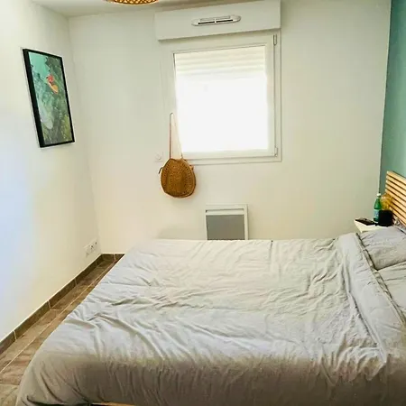 Charmant T2 Neuf Au Lavandou, Proche Plages Et Centre, 4 Couchages, Parking, Clim, Terrasse - Fr-1-677-33 * Le Lavandou
