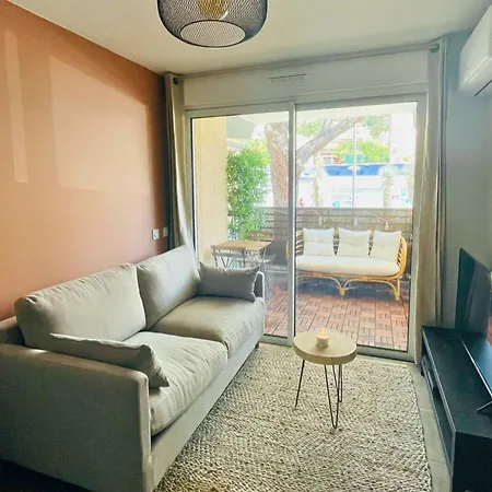 Apartment Charmant T2 Neuf Au Lavandou, Proche Plages Et Centre, 4 Couchages, Parking, Clim, Terrasse - Fr-1-677-33 *